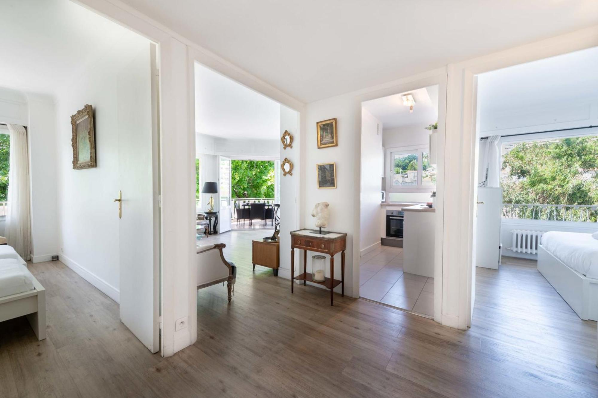 Cozy 2-br 6 Minutes From The Appartamento Cannes