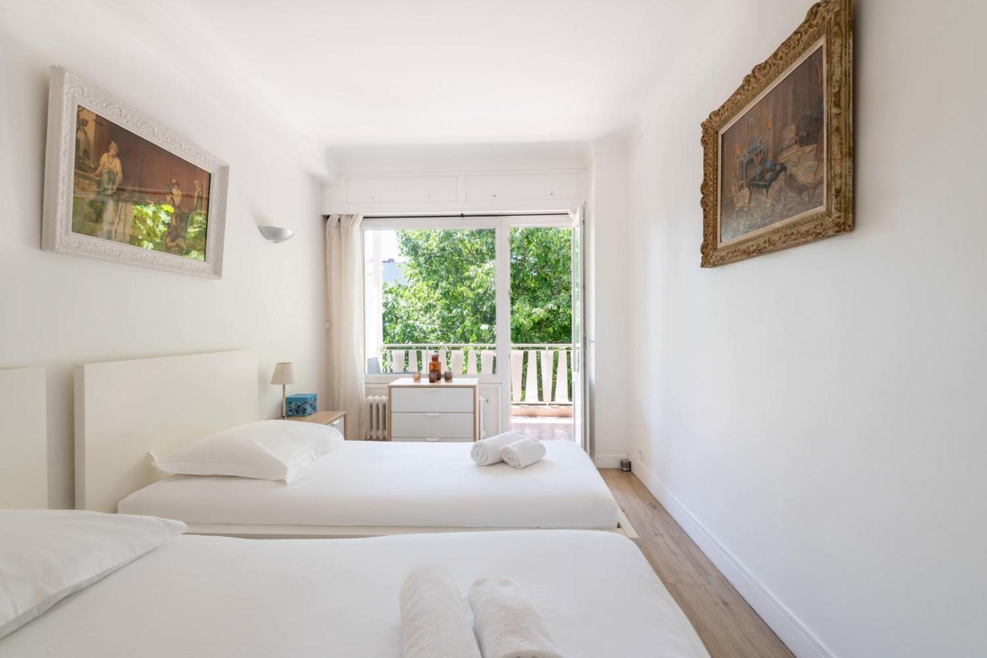 Cozy 2-br 6 Minutes From The